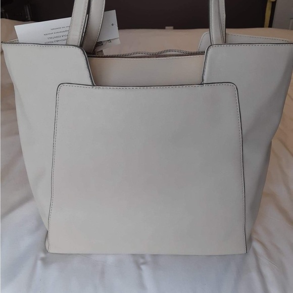 NWT white Nine West handbag. - Picture 4 of 10